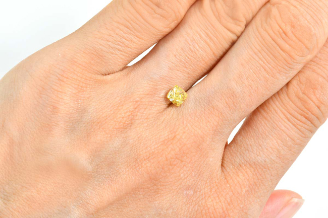 イエローダイヤモンドリング イエローダイヤモンド リング ファンシーインテンスイエローダイヤ