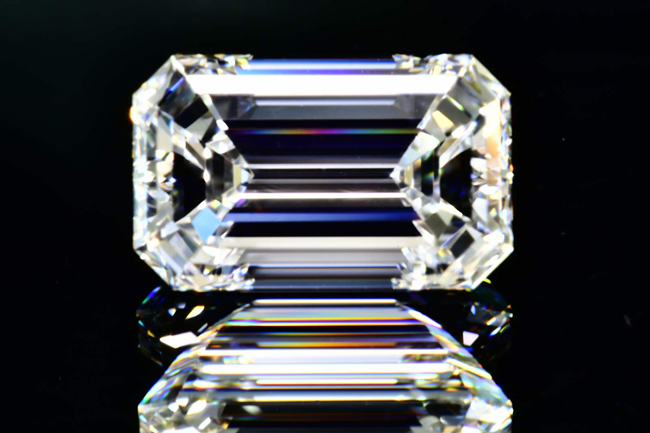 天然 ￼ダイヤモンド 計0.80ct D-IF エメラルドカットGIA-ガ刻印 天然