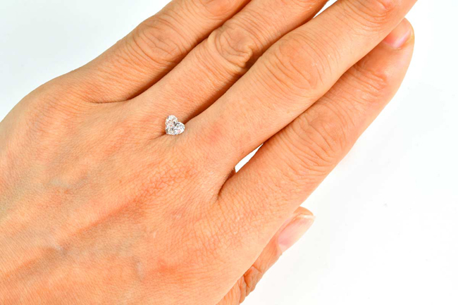 0.7カラット ハートシェイプ ダイヤモンドリング イエローゴールド