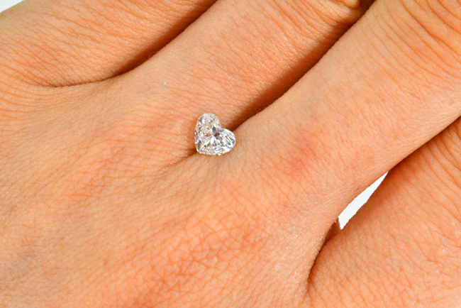 0.7カラット ハートシェイプ ダイヤモンドリング イエローゴールド