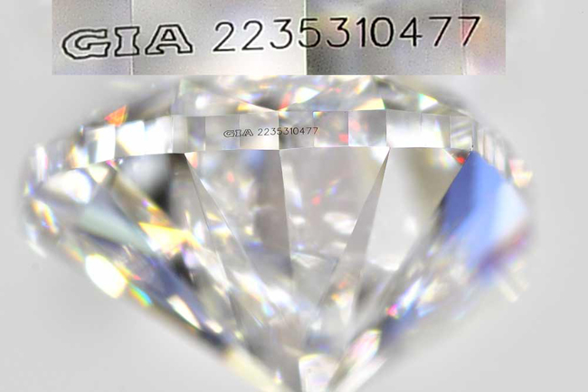 ハートダイヤモンドリング メレダイヤモンド 取り巻きどこから見ても