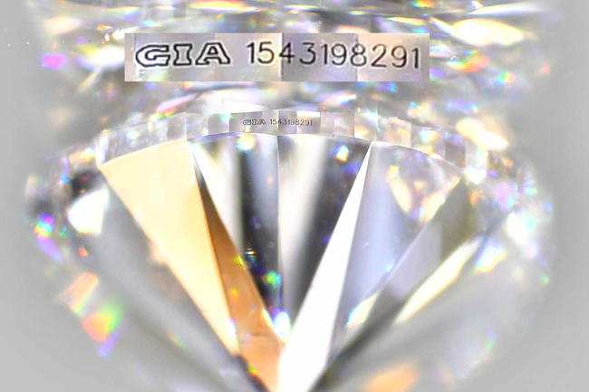 0.7カラット ペアシェイプカット ダイヤモンド 一粒ネックレスK18