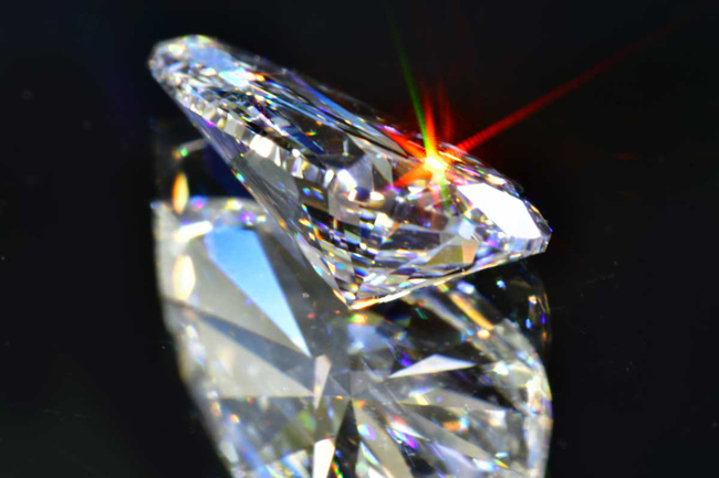 0.7カラット ペアシェイプカット ダイヤモンド 一粒ネックレスK18