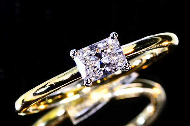 K18】ダイヤモンド 0.34ctリング 幾何モチーフ デザイン