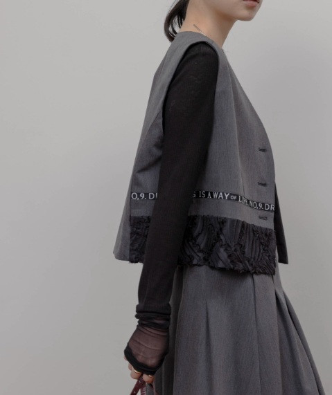 エイミーロウ　中綿ベスト　✨新品未使用✨ Eimee Law（エイミーロウ）の「ビッグカラー中綿ベスト（ダウン