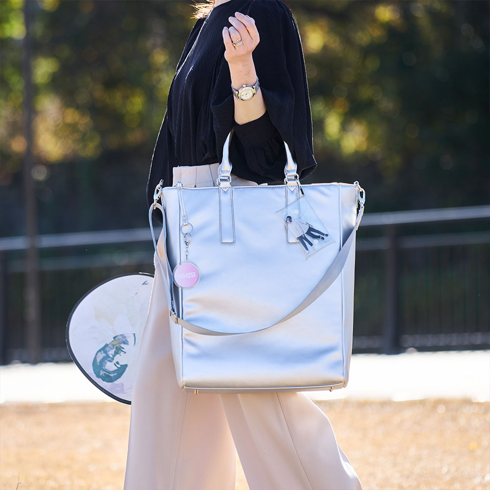 dinos（ディノス） d-FAVE 大人の推し活トートバッグ 合成皮革 【送料