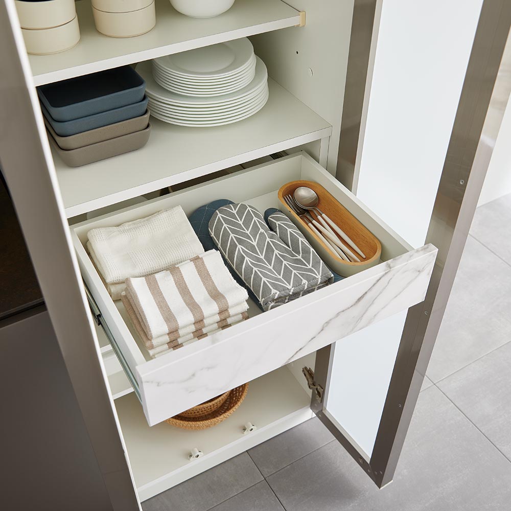 dinos（ディノス） Nocas/ノクアス ガラス扉のモダンなボード 食器棚