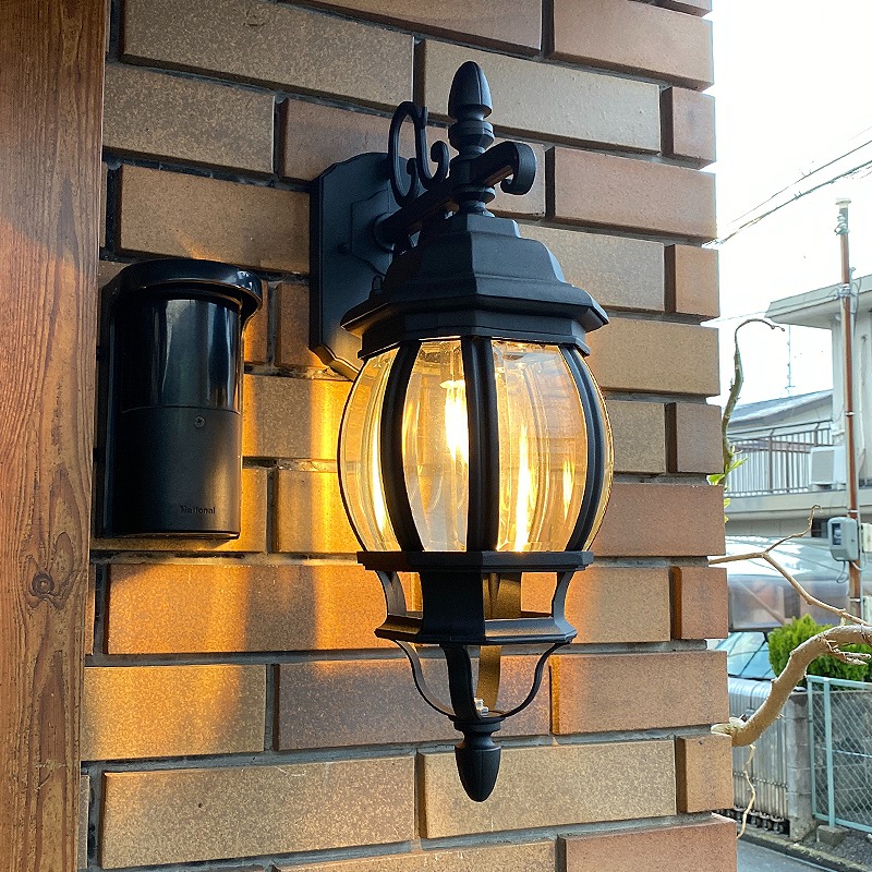 おしゃれなアンティークデザインのアウトドアライト 玄関照明 玄関