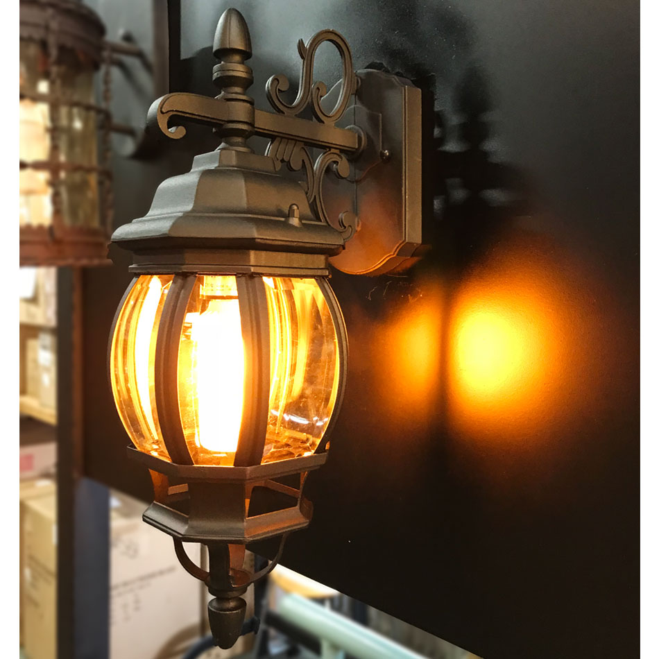 外灯　アウトドアライト　未開封 おしゃれなアンティークデザインのアウトドアライト 玄関照明 玄関