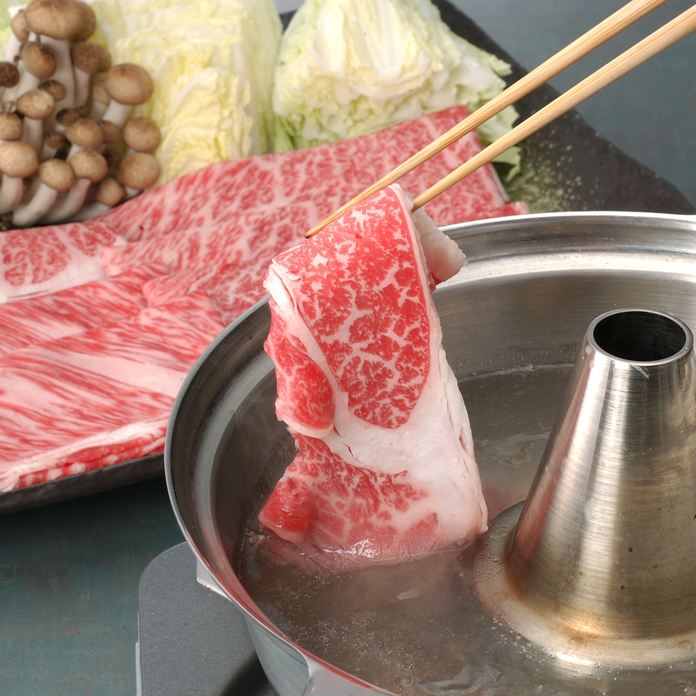 信州アルプス牛 すき焼き しゃぶしゃぶ 牛肉 肩ロース 600g 国産 ブランド牛 長野県産 黒毛和牛血統 お取り寄せ グルメ