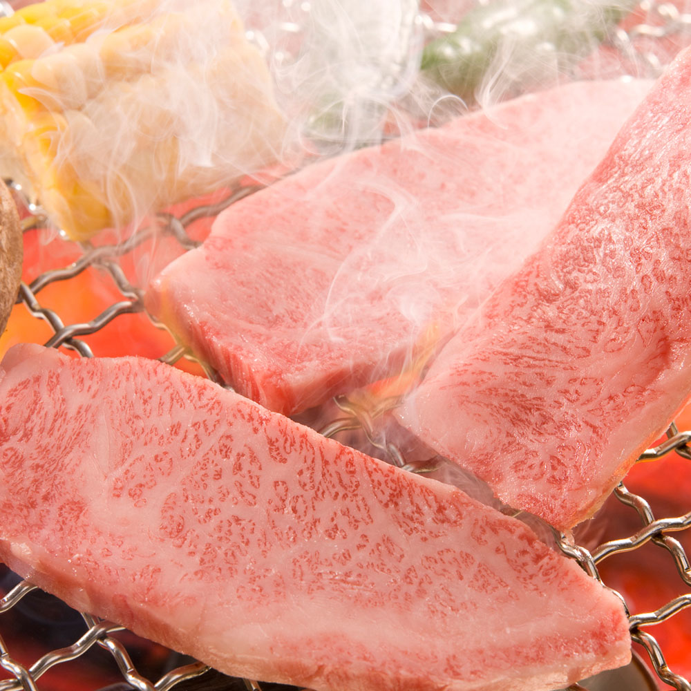 前沢牛 肩ロース 焼肉 350g 岩手県産 黒毛和牛 ブランド牛 国産 和牛 極上 霜降り 焼肉用 お取り寄せ グルメ ギフト 贈答