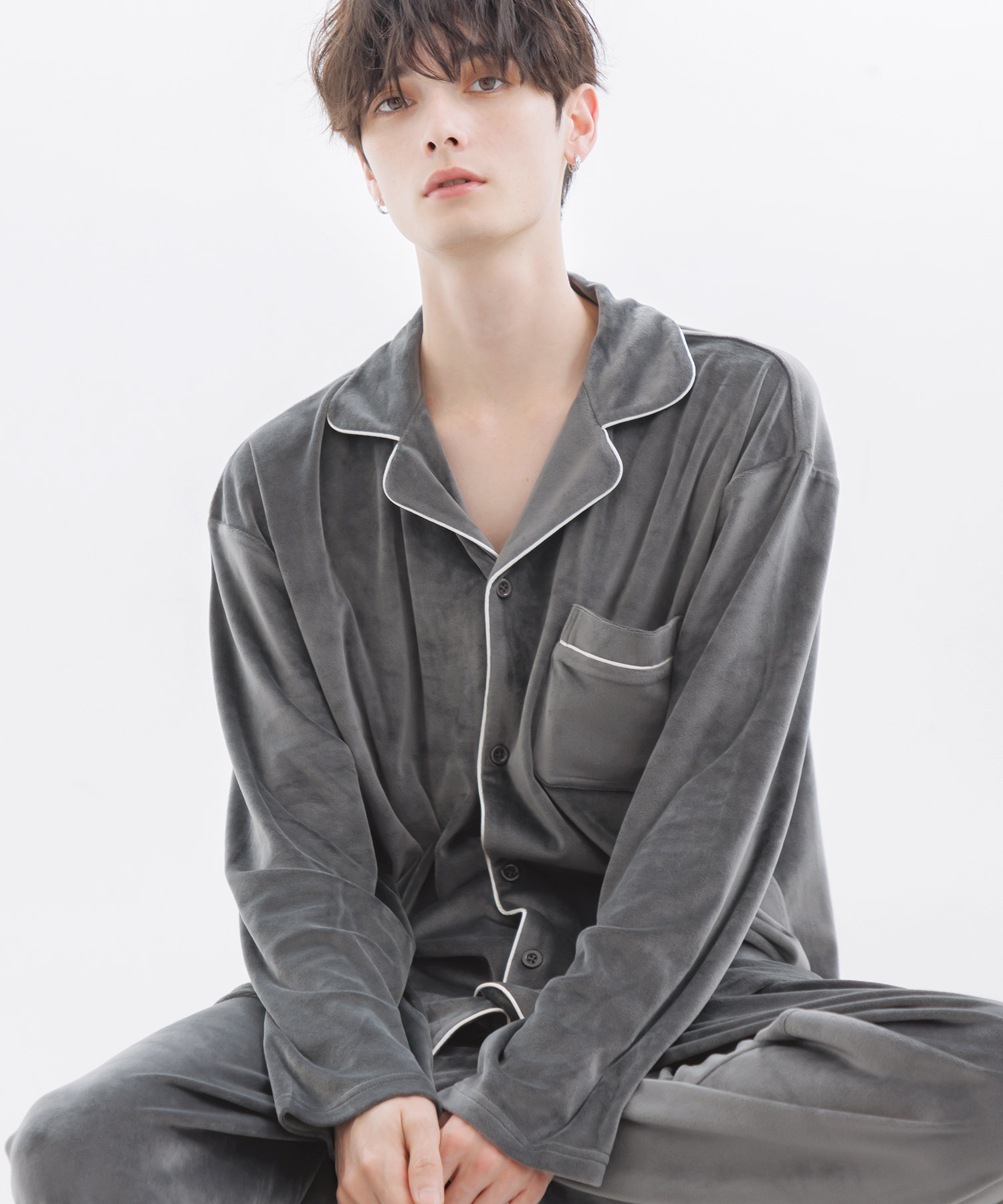 パジャマ メンズ 長袖 前開き 冬 秋 春 薄手 ルームウェア セットアップ 上下 ロングパンツ ベロア しっとり シャツ 青 黒 グレー 2025年 | Dita | 02