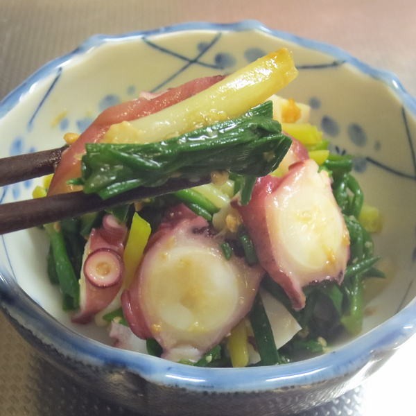 アサツキとタコ酢味噌和え