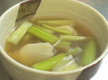 ズイキ茎と子芋味噌汁