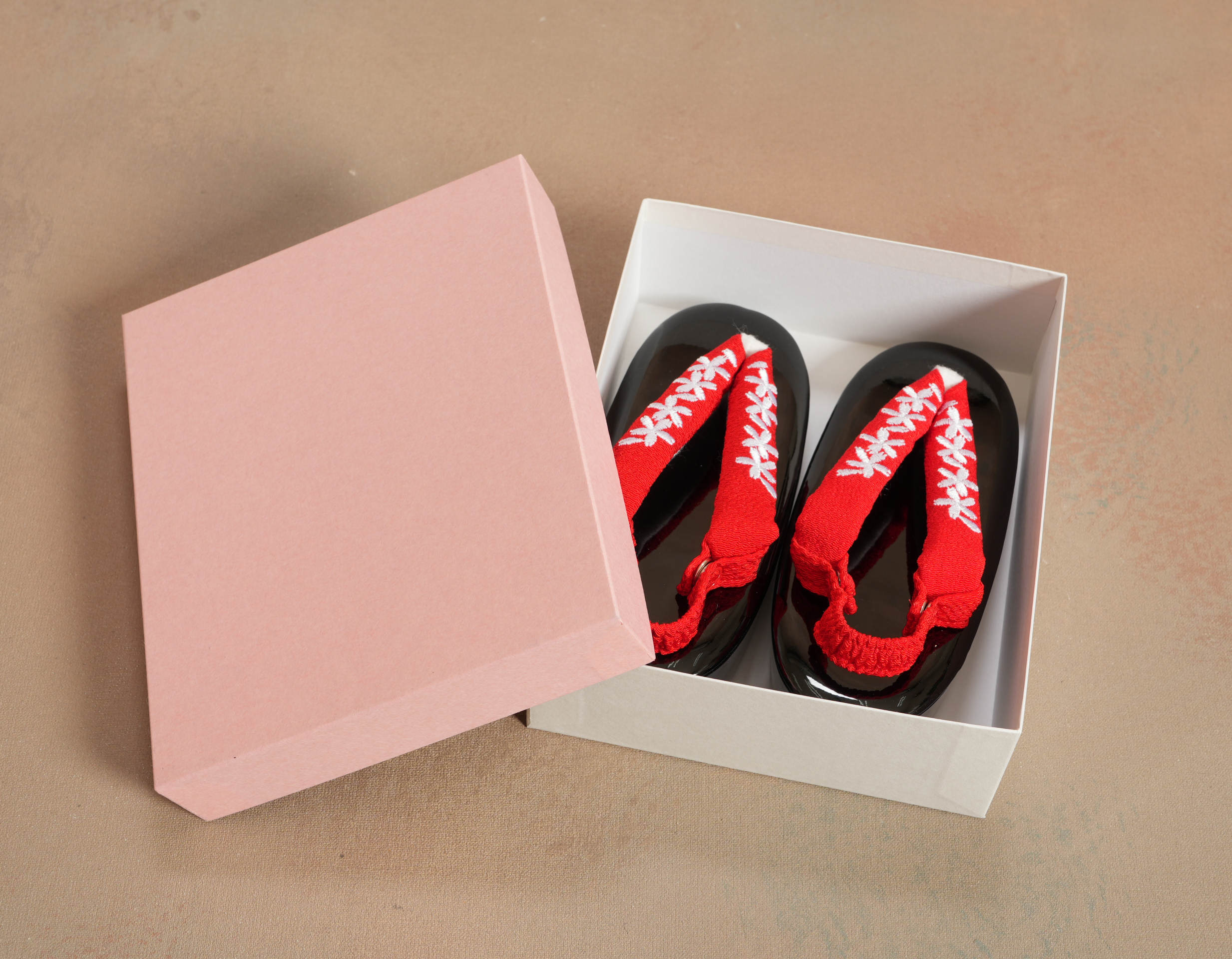 京美 七五三 草履単品 3〜5歳用 草履判黒 鼻緒刺繍柄 中サイズ : お