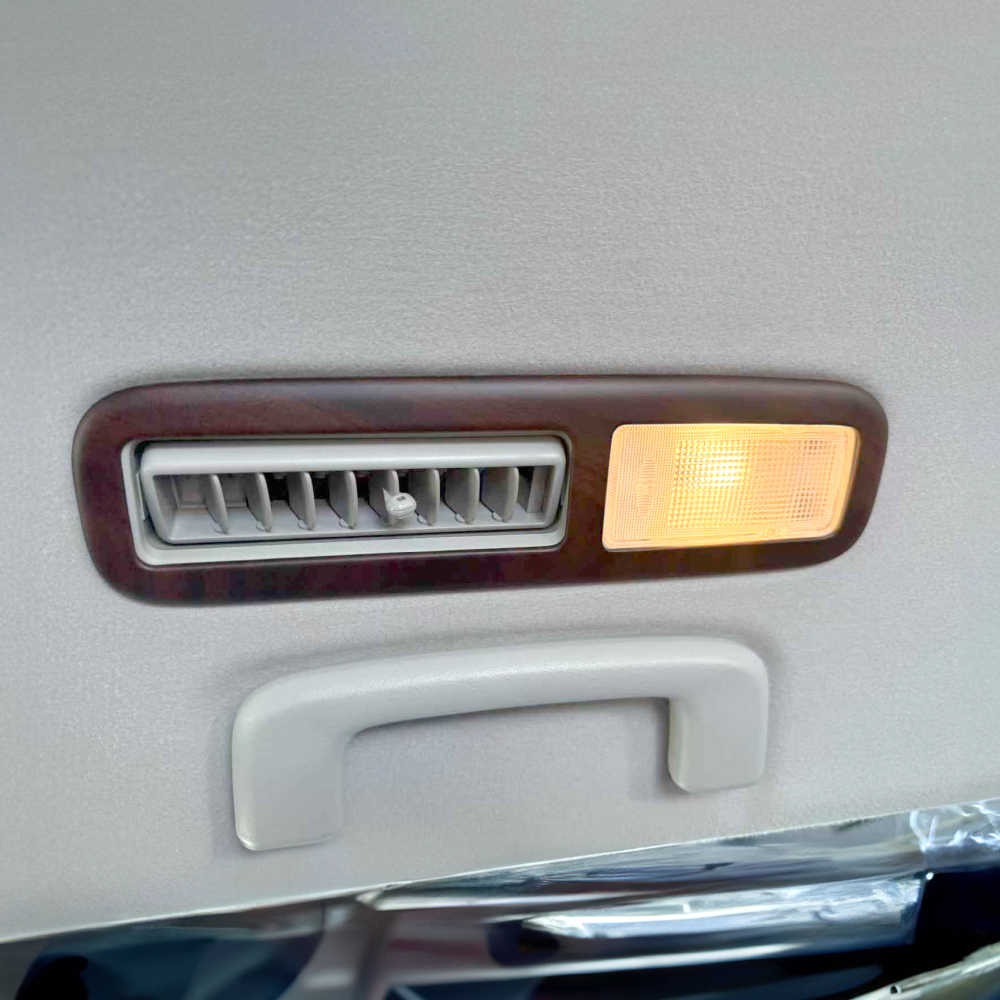 デリカD5 2列目 エアコン 天井吹き出し口 リヤパーソナルランプ パネル