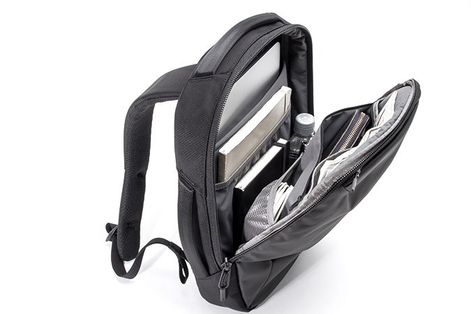 Aer エアー リュック バックパック 8.5L A4対応 薄マチ 撥水 スリム