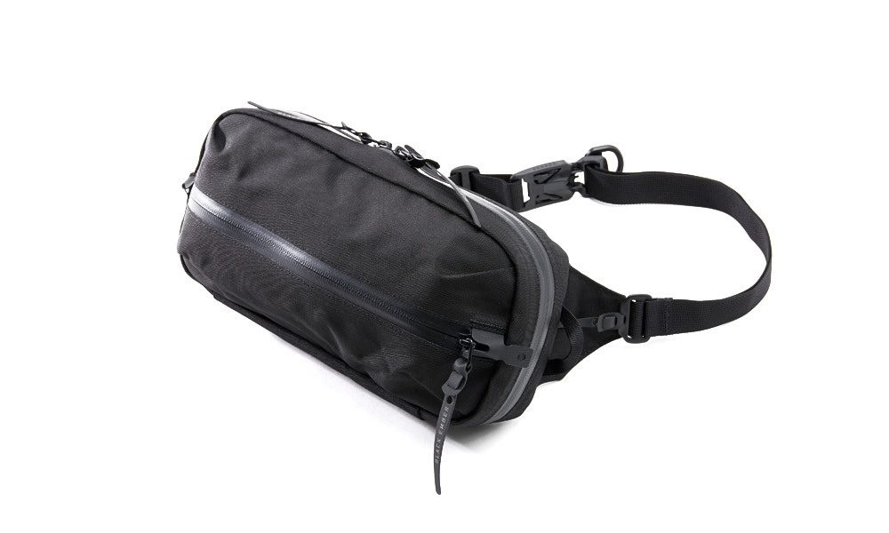 BLACK EMBER（ブラックエンバー） TKS ボディバッグ 2.5L 防水