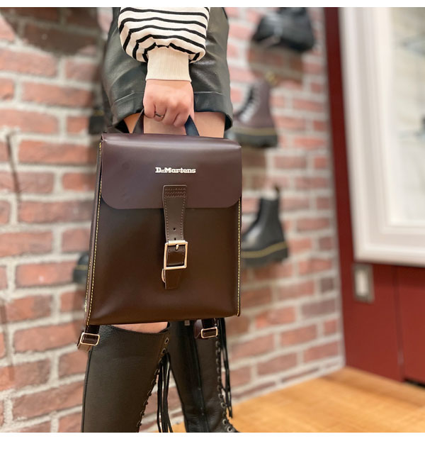 ドクターマーチン Dr.Martens 22春夏 ミニ バックパック レディース 
