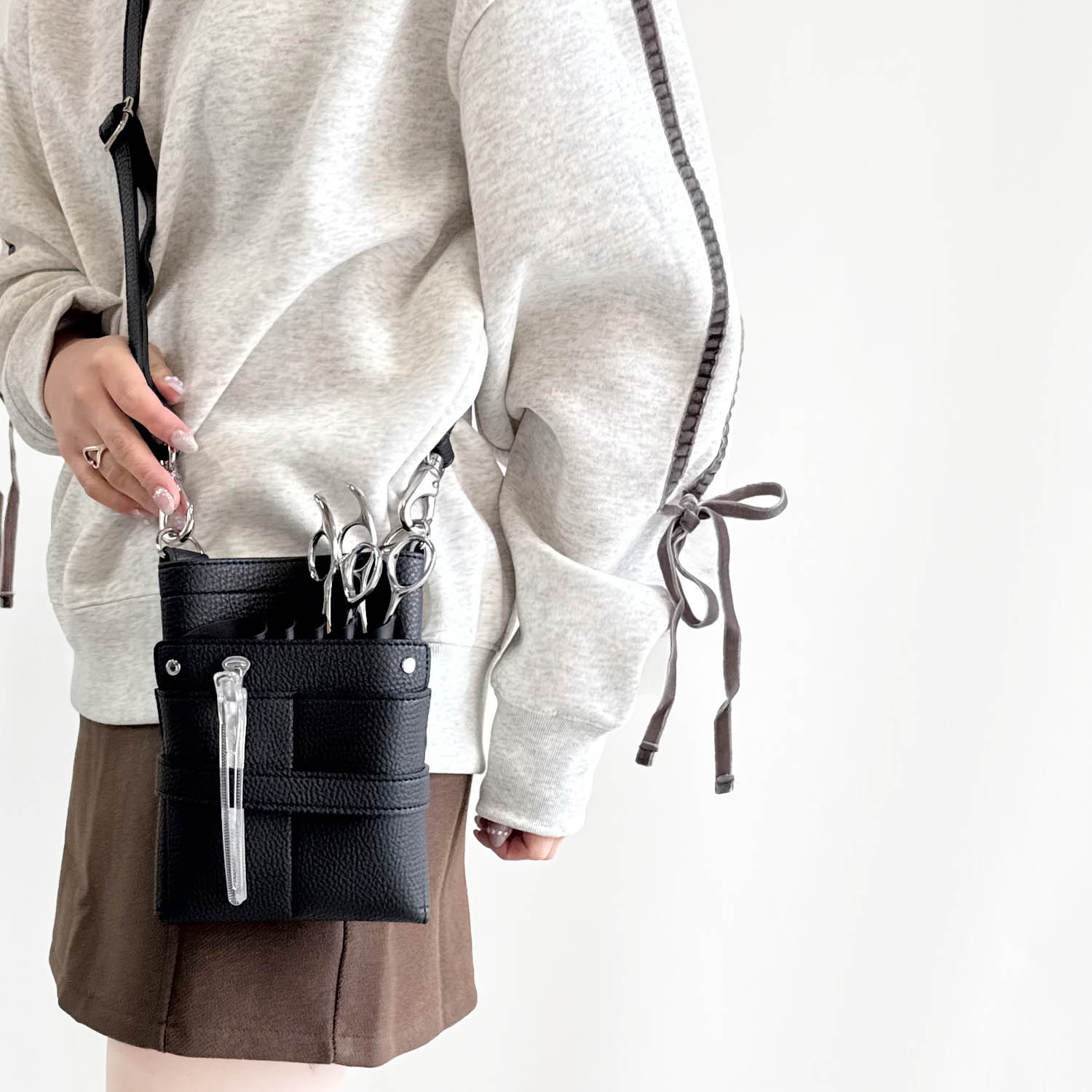 deeds ヴェネチア no.420 ブラック×シルバー 5丁入 シザーケース DEEDS シザーケース 美容師 ヴェネチア no.420 ブラック(シボ） 0〜5丁