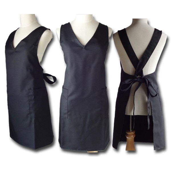 Vネック黒エプロン フリーサイズ 胸元がV字型にカットされたスタイル