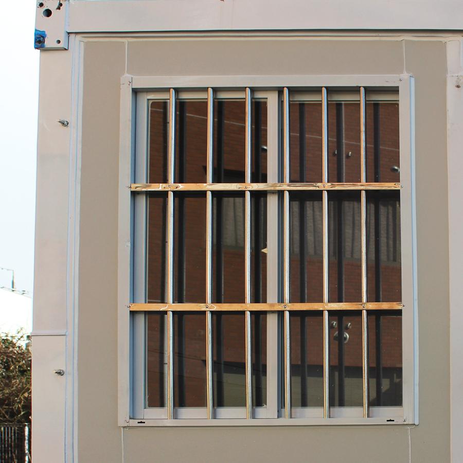 倉庫 プレハブ ガレージ 物置 コンテナ （窓.ドア.鍵付き)中古 現状渡し