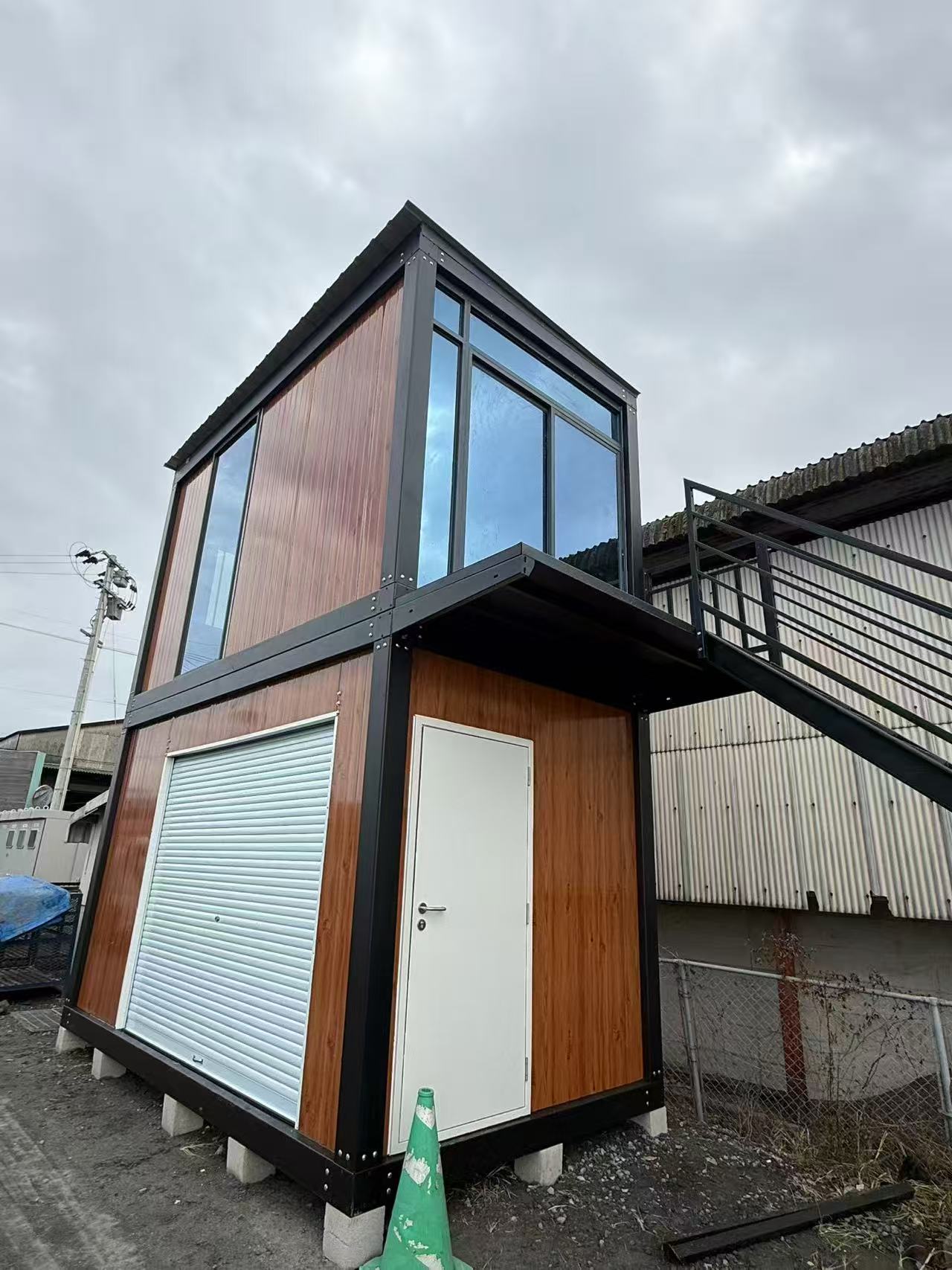 プレハブ ユニットハウス 倉庫兼事務所 店舗 物置 喫煙所 事務所 趣味 プレハブ ユニットハウス 倉庫兼事務所 店舗 物置 喫煙所 事務所 趣味