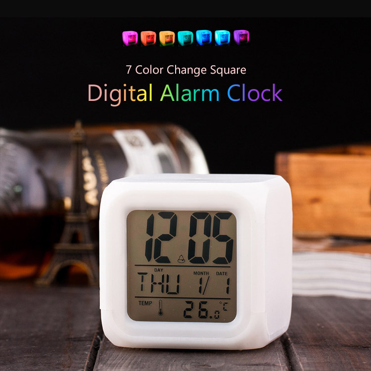 LED目覚まし時計 クロック 時計 置き時計 デジタル目覚まし時計 7色変更 スクエアディスプレイ DIY ステッカー 発光モード LCD大画面  カラフル 可愛い