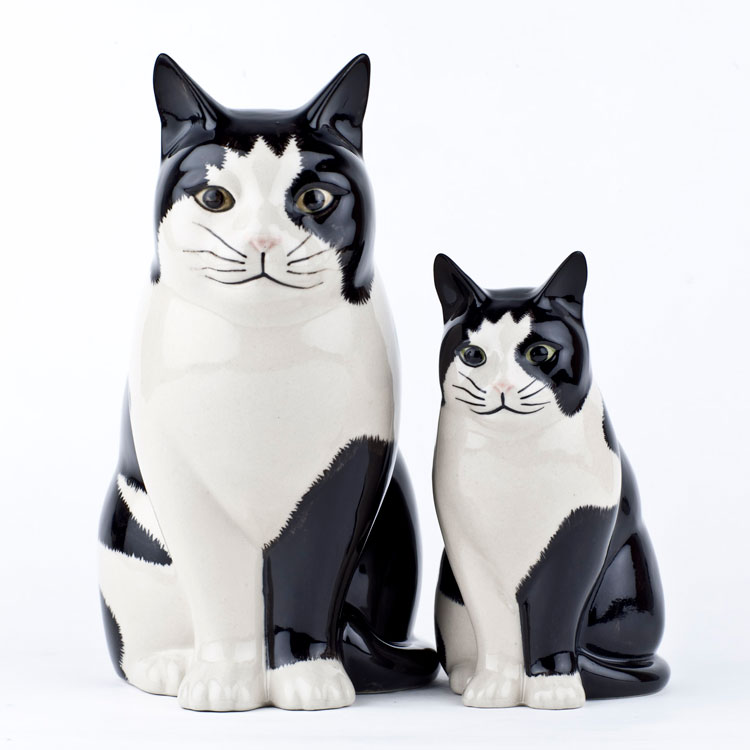 黒猫ハチワレ　水注　ハンドペイント　黒猫コレクション ビンテージ ハチワレ猫さん（白黒） | iichi 日々の暮らしを心地よくする