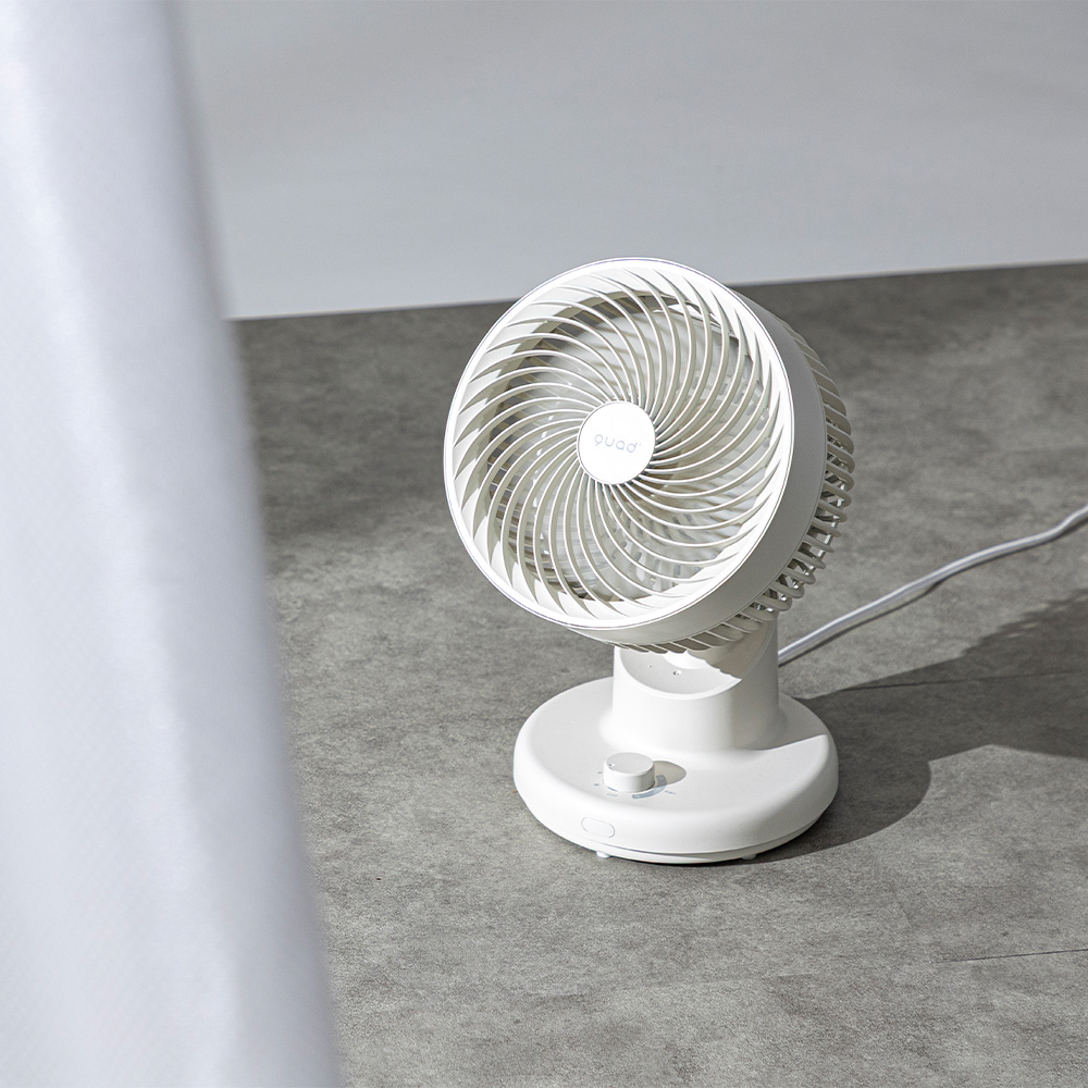 QUADS（クワッズ） サーキュレーター 自動首振り 洗濯物 小型 軽量 18