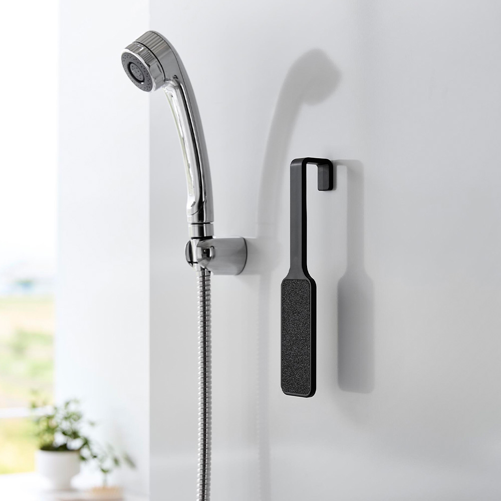 山崎実業 公式 タワー マグネットかかとやすり tower 角質 削り ケア 足裏 両面 浮かせる 引っ掛け 衛生的 ひび割れ 磁石 お風呂 1306 1307 | tower | 11