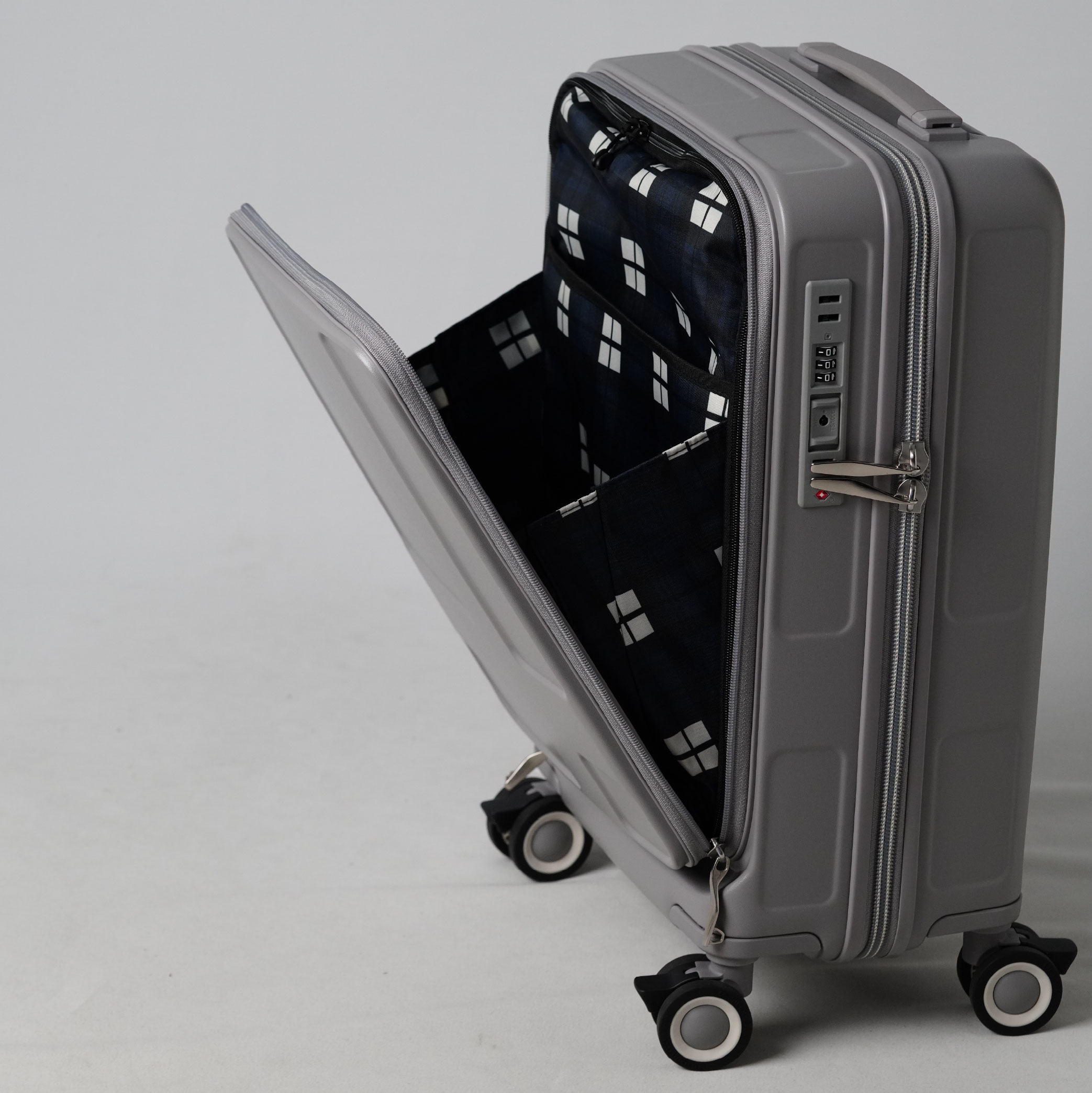 ノベルティ付 イノベーター innovator スーツケース 機内持ち込み