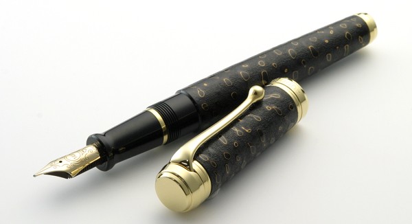 アウロラ（AURORA） 万年筆 津軽塗 紋紗 (黄金) 「限定品」 : ディーズ
