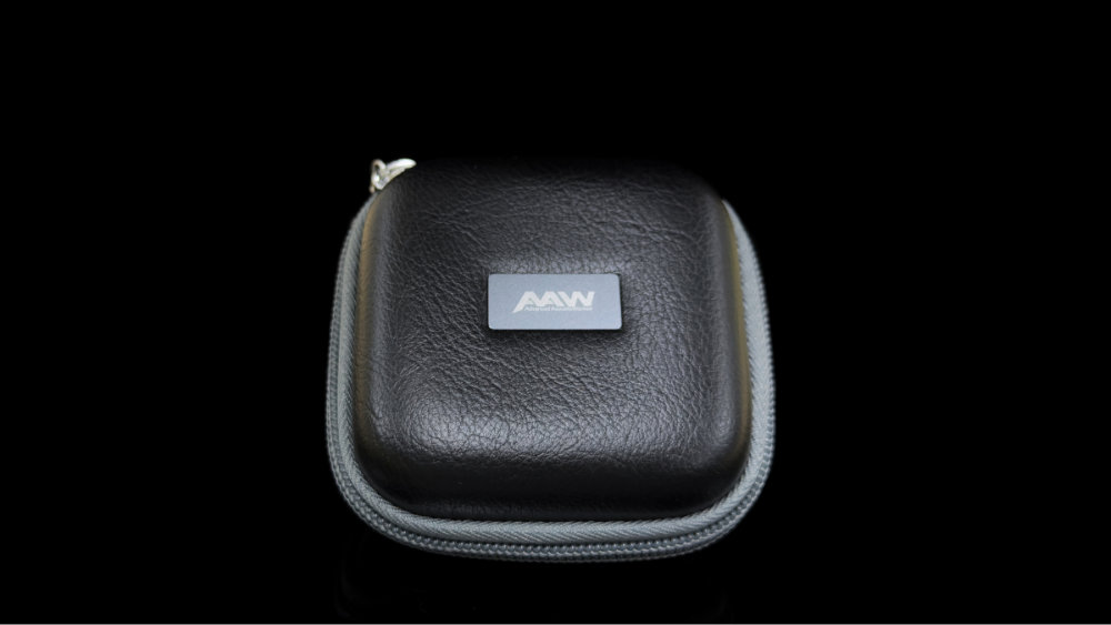 AAW Z06 Blanc Edition(Universal Fit) 有線イヤホン カナル型 リ