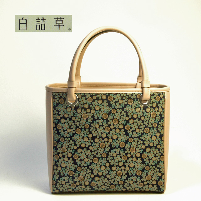 【美品】印傳屋 INDEN-YA 房柄 ベネッセージ バッグ 美品】印傳屋 INDEN-YA 房柄 ベネッセージ バッグの通販はau PAY