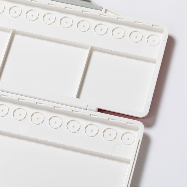 ホルベイン 水彩用パレット ピールオフパレット オーバルS(2枚入)121303 ggw725x Amazon | ホルベイン アルミ製水彩パレット No.40 13仕切 210141