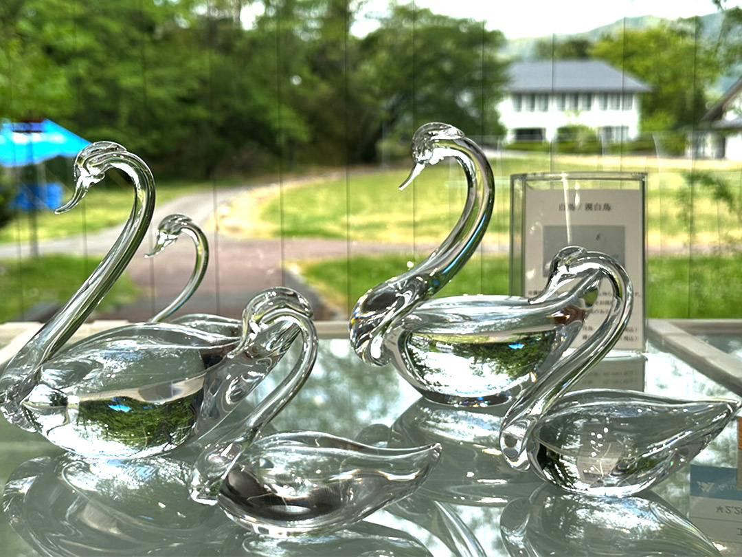 【美品】ガラス　オブジェ　置物　インテリア　工芸品　美術品　A3319 ガラスアート 白鳥（小）ガラス置物 ハンドメイド ガラスオブジェ