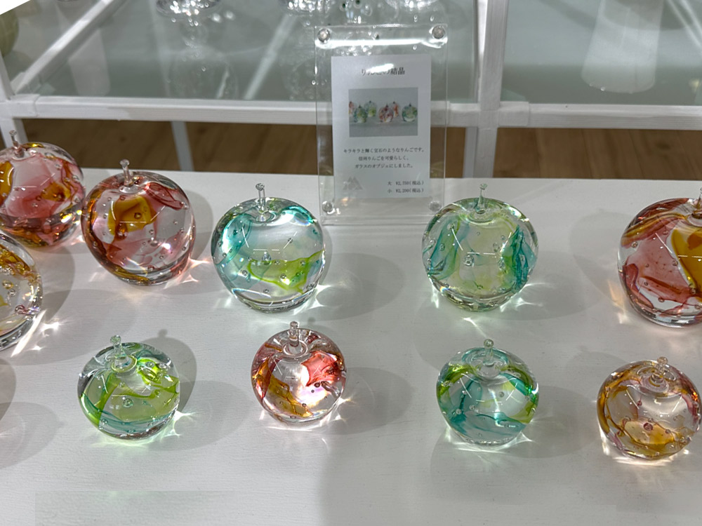 ガラスアート りんごの結晶(小) ガラス置物 ギフト雑貨 グリーン系と