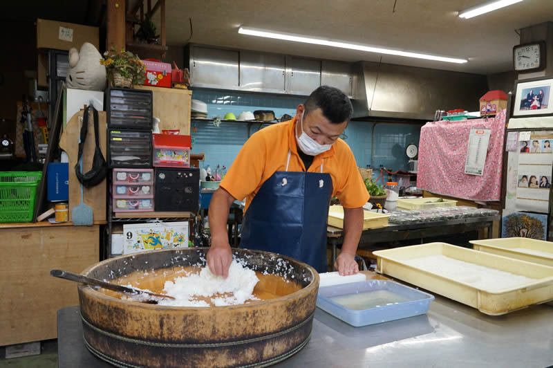 柿の葉寿司作り