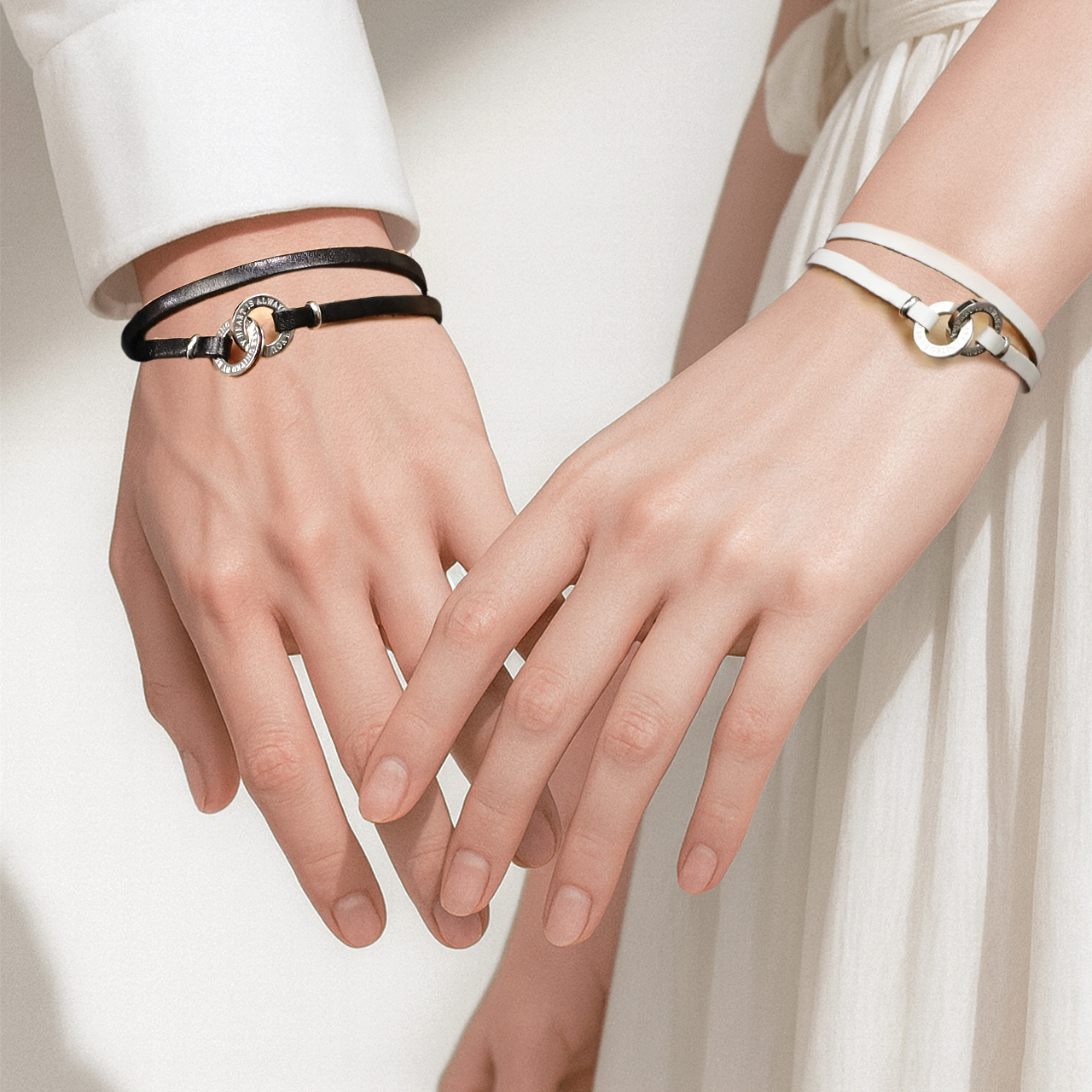 本物の赤い糸が入ったペアブレスレット サージカルステンレス 本革 レザー ブレスレット サークル ギフト