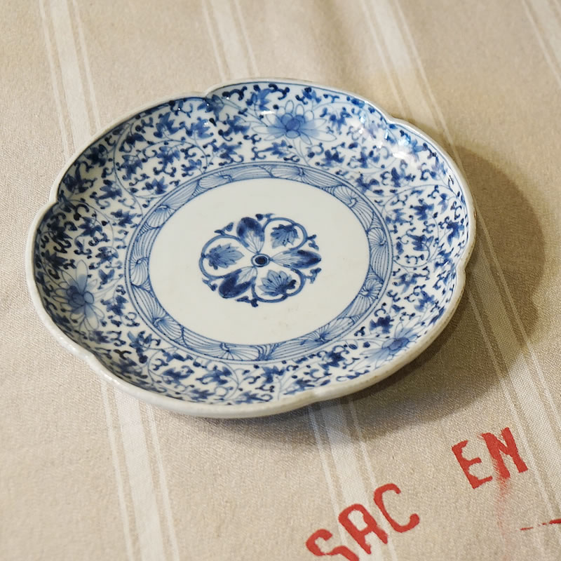 ヴィンテージ 古伊万里 19cm 丸皿 花唐草文 送料無料 和風
