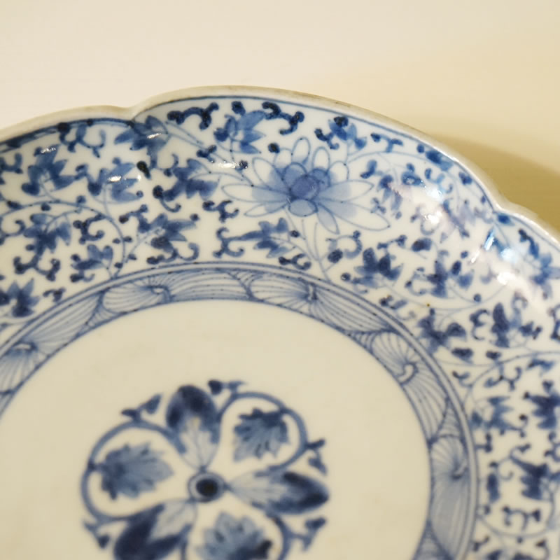 ヴィンテージ 古伊万里 19cm 丸皿 花唐草文 送料無料 和風 ヴィンテージ 古伊万里 19cm 丸皿 花唐草文 送料無料 和風