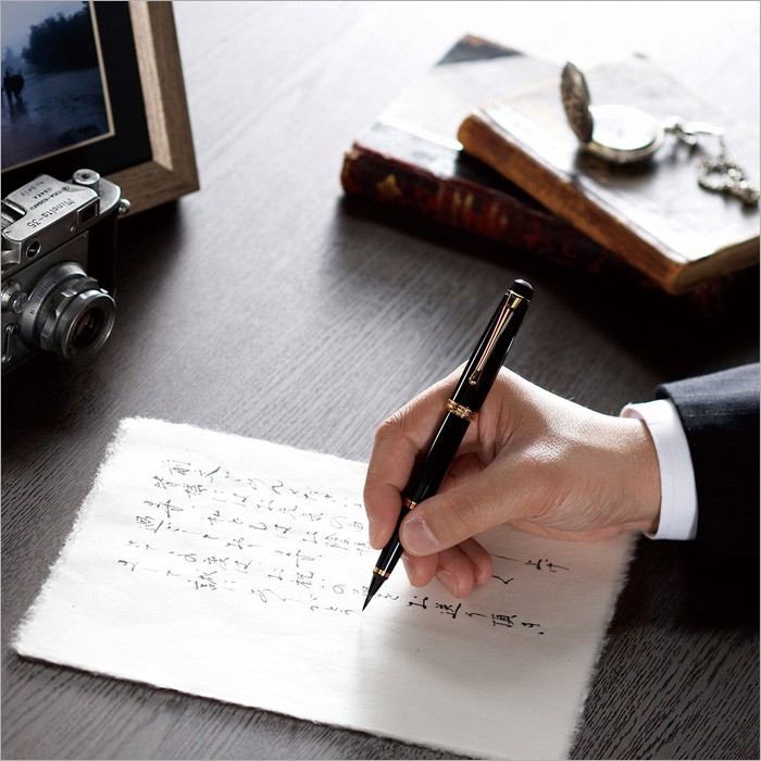 呉竹 kuretake / くれ竹万年毛筆 夢銀河 鹿角（古代藍染め）（DAY140