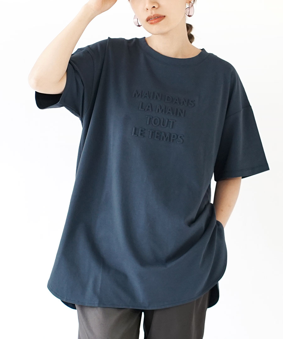 Tシャツ レディース 夏 トップス カットソー 半袖 クルーネック 体型カバー エンボス加工 レタリングロゴ TEE ラウンドヘム