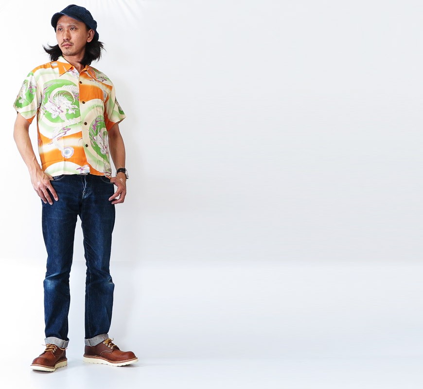 サンサーフ SUN SURF 半袖 アロハシャツ SPECIAL EDITION DRAGON AND FLASH OF LIGHTNING ハワイアンシャツ スペシャルエディション ss37861 ss37861-model3.jpg