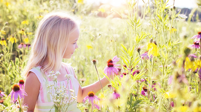 花畑の子供