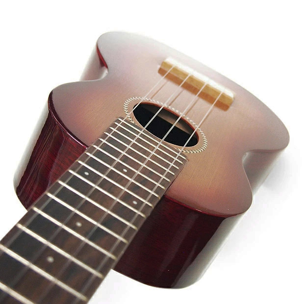 Famous フェイマス 国産ウクレレ FS-7G ソプラノ チューナーケース付き
