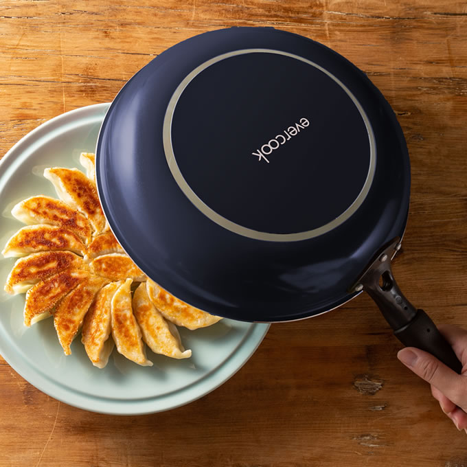 フライパン evercook エバークック ガス火専用 軽量 フライパン 玉子焼き 13×18cm ネイビー EGFP13NV ドウシシャ PFOA不使用 卵焼き 関連画像1