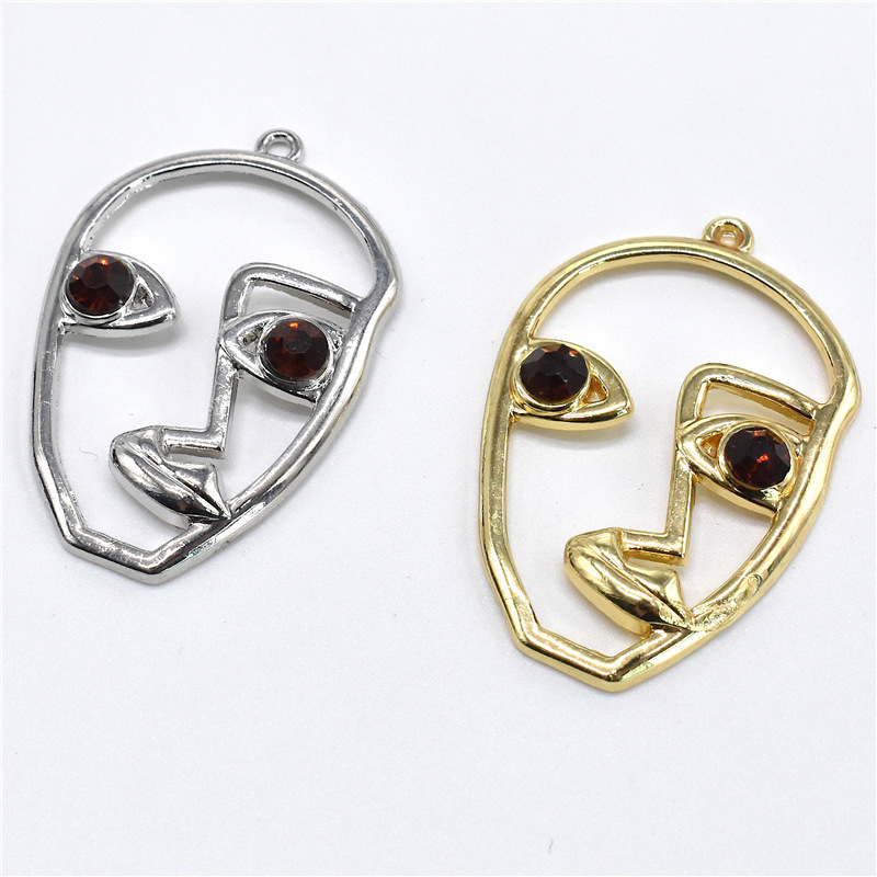 顔 パーツ 笑顔 キャラクターFACE イニシャル チャーム 金具 ピアス 