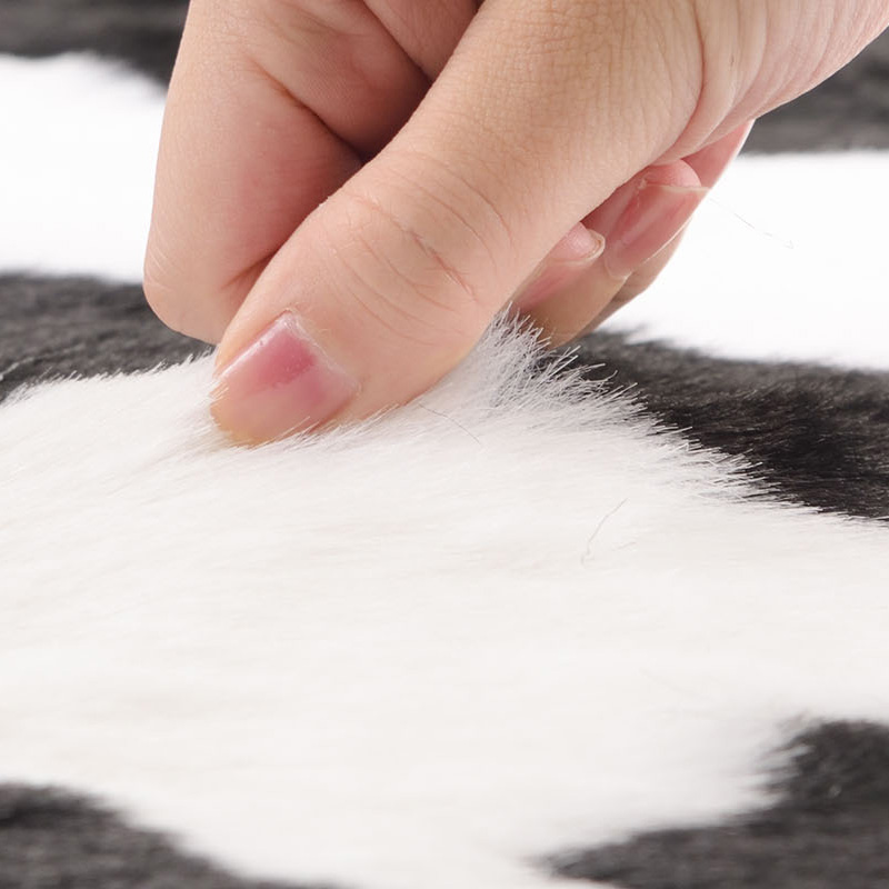 ラグ アクセント アニマル カウ型 牛 160×220cm ダイカット フェイク